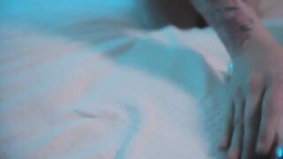A sexy young girl plays with a Hitachi Magic Wand and cums