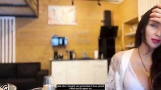 Hot beauty got a shaking orgasm and cum in her pussy