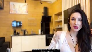 Hot beauty got a shaking orgasm and cum in her pussy