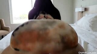 IG model invites Papi over to her hotel room to cum on her booty