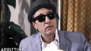 Tattooed cougar Anna Bell Peaks thanks Dirty Grandpa with sex in public