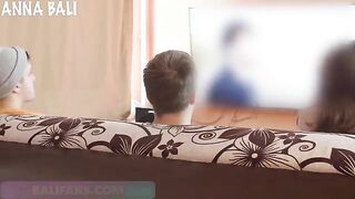 A girl was almost caught cheating by her husband, risking everything