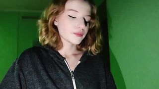 Couple fucked at the door while parents were at home