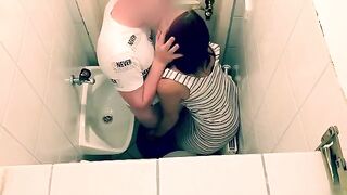 Tinder date ends up with a hot encounter in the restaurant toilet, pure fire!