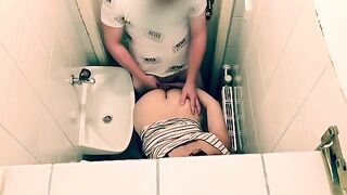 Tinder date ends up with a hot encounter in the restaurant toilet, pure fire!