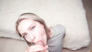 A sexy woman gave a blowjob and got a cumshot on her boobs