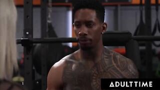 Muscle guy stuffed ebony beauty Zaawaadi’s holes in hardcore action