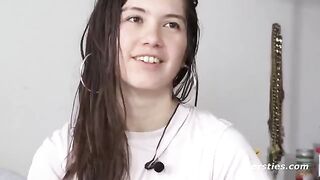 Hot girl from America has sex with her boyfriend in the bathtub