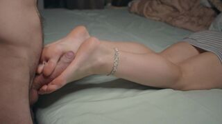 Petite babe got her feet cummed on after footjob