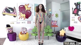 Petite teen Willow Ryder gets her asshole gapped