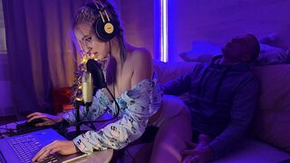 A gamer girl was fucked by her stepmom during a stream, causing quite the stir