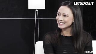 Cassie Del Isla gets her asshole gapped hard on cam