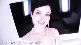 Jade Valentine and Bella Luna deliver intense oral action