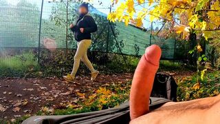 I flashed my dick to a slutty MILF in the park, she grabbed it