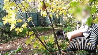 I flashed my dick to a slutty MILF in the park, she grabbed it