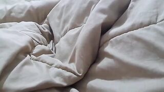 I share bed with my hot stepmom who has a round ass and we get intimate