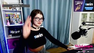 A streamer girl skinloverss got fucked during a donation stream, it was intense!