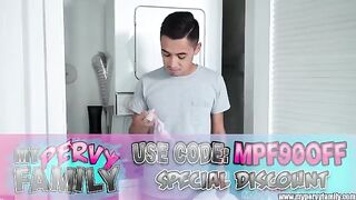 Stepsis asks her stepbrother to stop cleaning instead, she wants sex