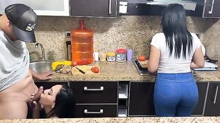 The hijastra must cook for her stepfather because he is very hungry