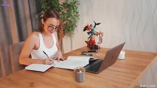 Squirt while learning Spanish with a hot solo girl, damn hot!