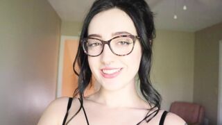 She failed the “Hysterical Literature” Try Not To Cum Challenge, her smile embarrassed the camera