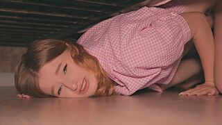 A stepsister is stuck and this is already a classic of the genre