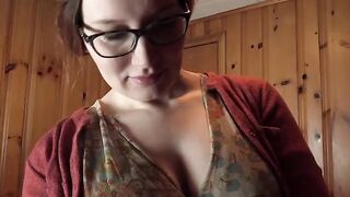 Bettie Bondage teaches you to pose like a professional, sweetie