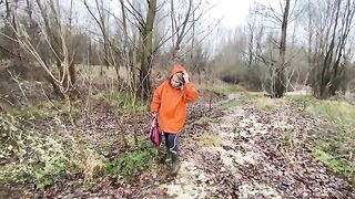 I received a massive cock while walking by the river, it was awesome