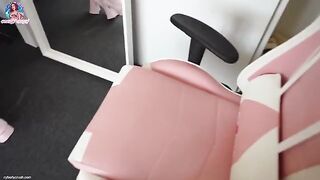 A girl asked her stepbrother to rate her blowjob skills as if he was her boyfriend