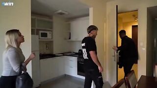The man tasted the house through Villa Anderson’s big ass - Anal Creampie