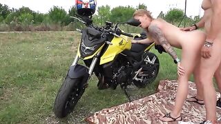 Hot MILF gets fucked by a stranger on a picnic