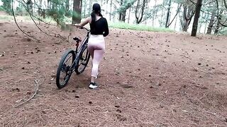 A beautiful woman took a bike ride and met a new friend