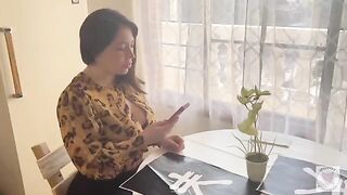 The hottest waitress with big ass gets fucked in the kitchen