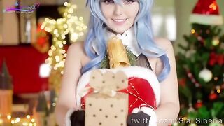 Sia Siberia cosplays Merry Christmas with a sweet treat in her wet pussy