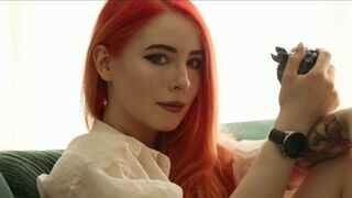A sexy girl sold her body to a colleague for a gift in this steamy scene