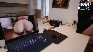 Fix the laptop and get intimate with a cute teen!