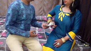 Desi Pari Aunty gets banged for money with clear Hindi audio, showcasing her seductive skills