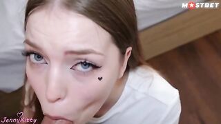 The delivery girl was thanked with a passionate encounter after receiving a heavy parcel