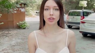 A luxurious girl met a man at a business trip and couldn’t resist getting intimate with him