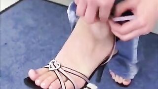 A juicy girl made a blowjob and had sex beautifully