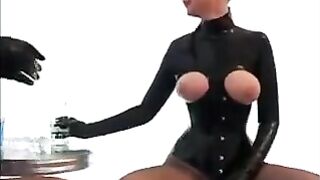 Lesbians in latex tried to fuck without using their hands