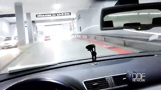 A chick gave a blowjob to her new friend, who was driving