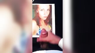 Fingers in the photo, a behind-the-scenes story of passion