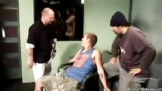 Guy made a mess in the mouth of an inexperienced girl in a rough scene