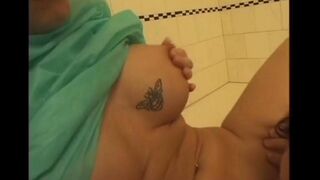 The doctor checked the girl and licked her pussy, then fucked her on the table