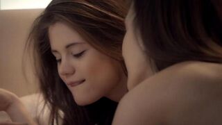 Beautiful girls lick each other’s pussies and reach orgasm together