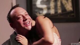 I caught my girlfriend with someone else and decided to fuck her
