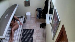 A hidden camera filmed naked clients in a Czech solarium
