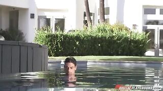 A hot chick is fucking in the swimming pool