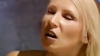 Sexmachine bondage equals double penetration in this hot scene